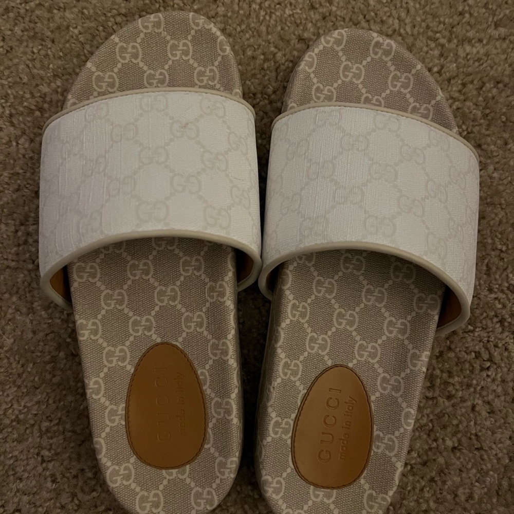 Gucci Women's Cream and White Logo Slide Sandals